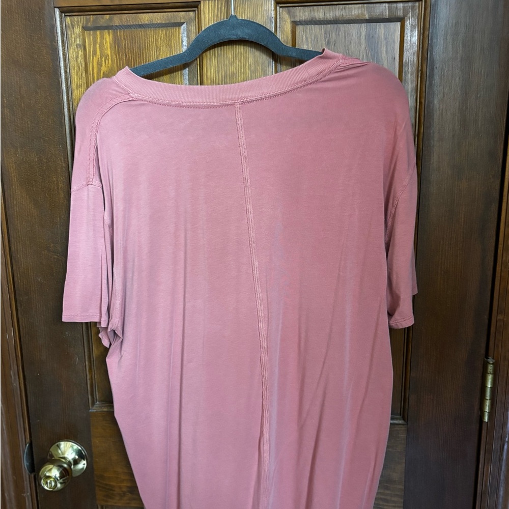 Lululemon Workout Top - Picture 2 of 3